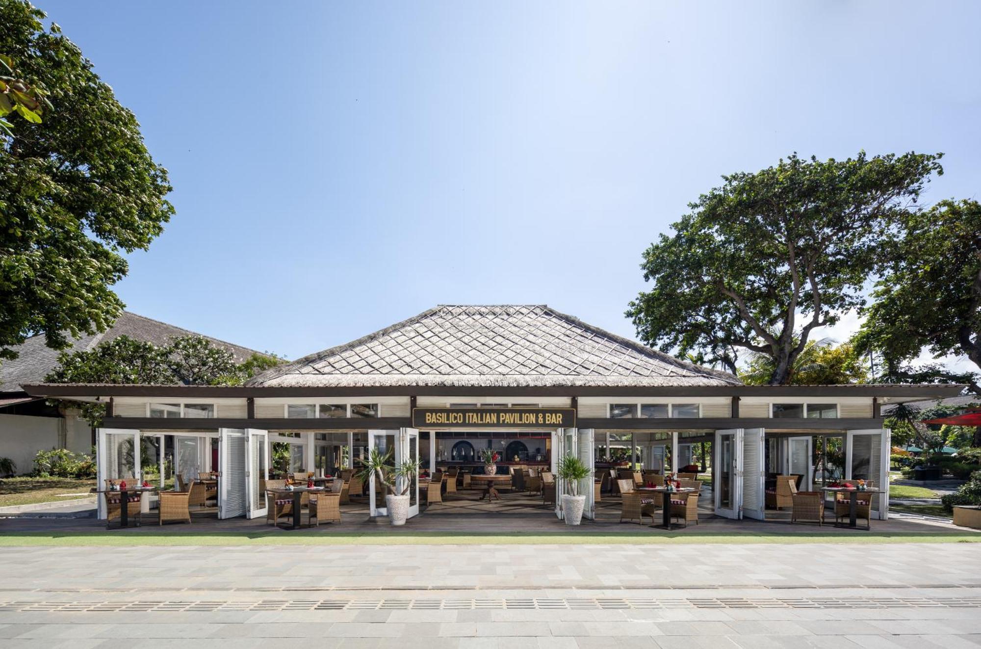 Prama Sanur Beach Bali Exteriör bild The clubhouse at the Royal Selangor Golf Club