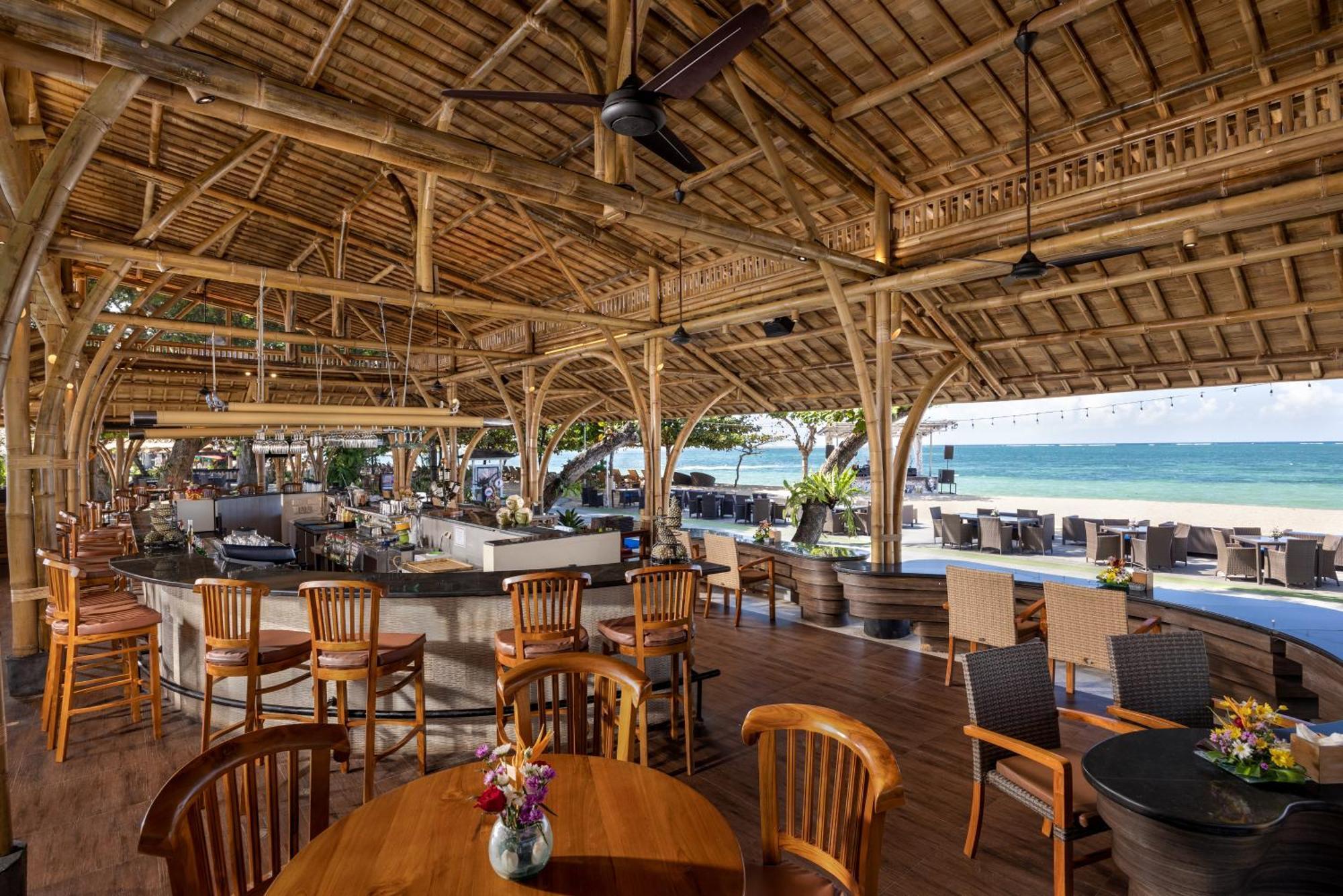Prama Sanur Beach Bali Exteriör bild The Beach Club