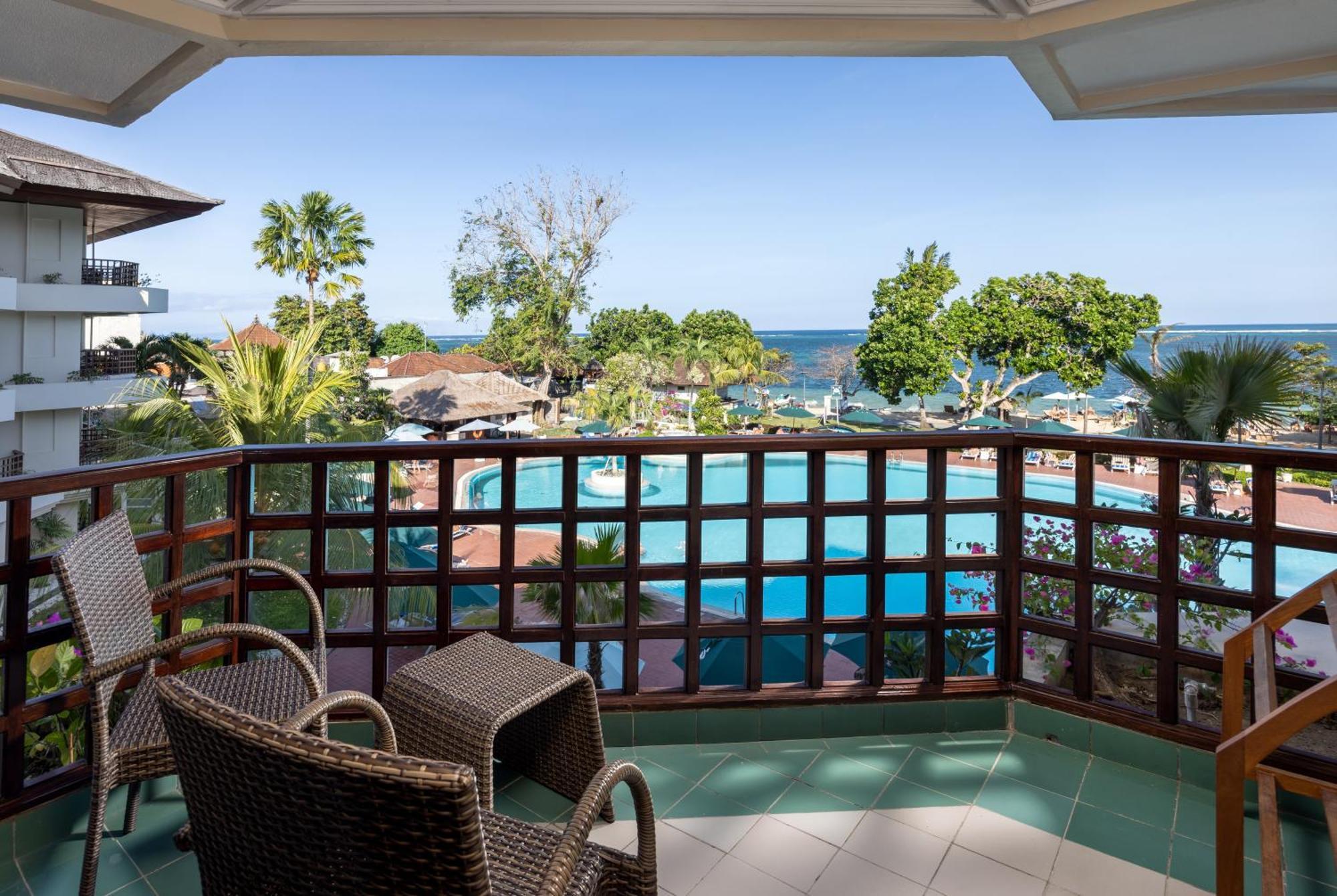 Prama Sanur Beach Bali Exteriör bild Balcony of a hotel room