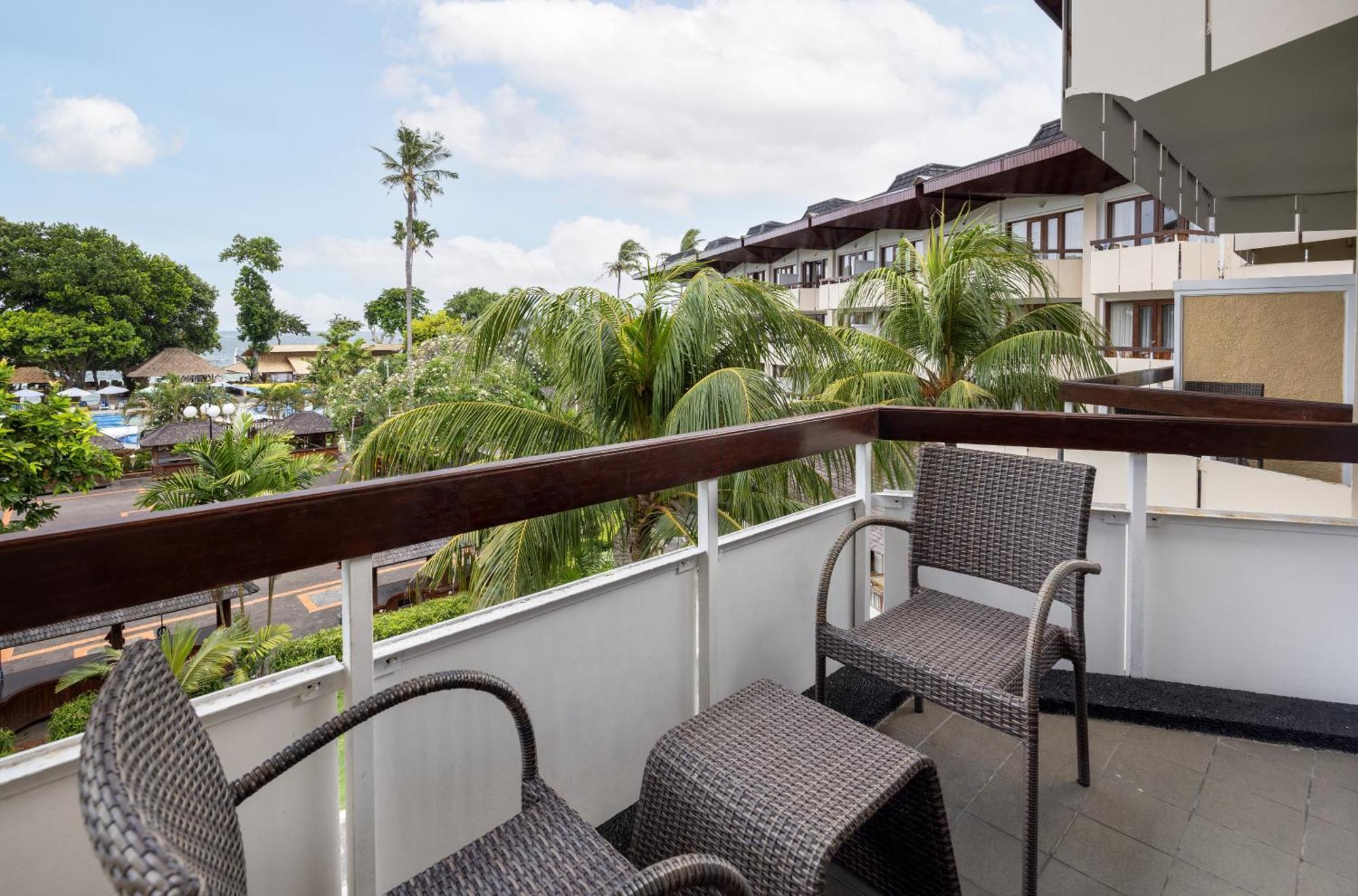 Prama Sanur Beach Bali Exteriör bild A balcony